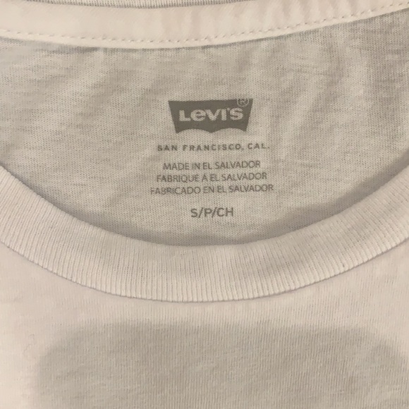 Levi’s Small TShirt - Picture 3 of 6